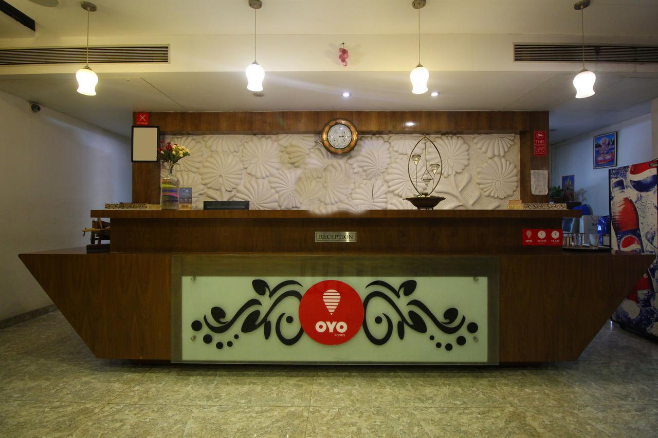 Oyo 8786 Hotel Maan Residency Ahmedabad Exterior photo
