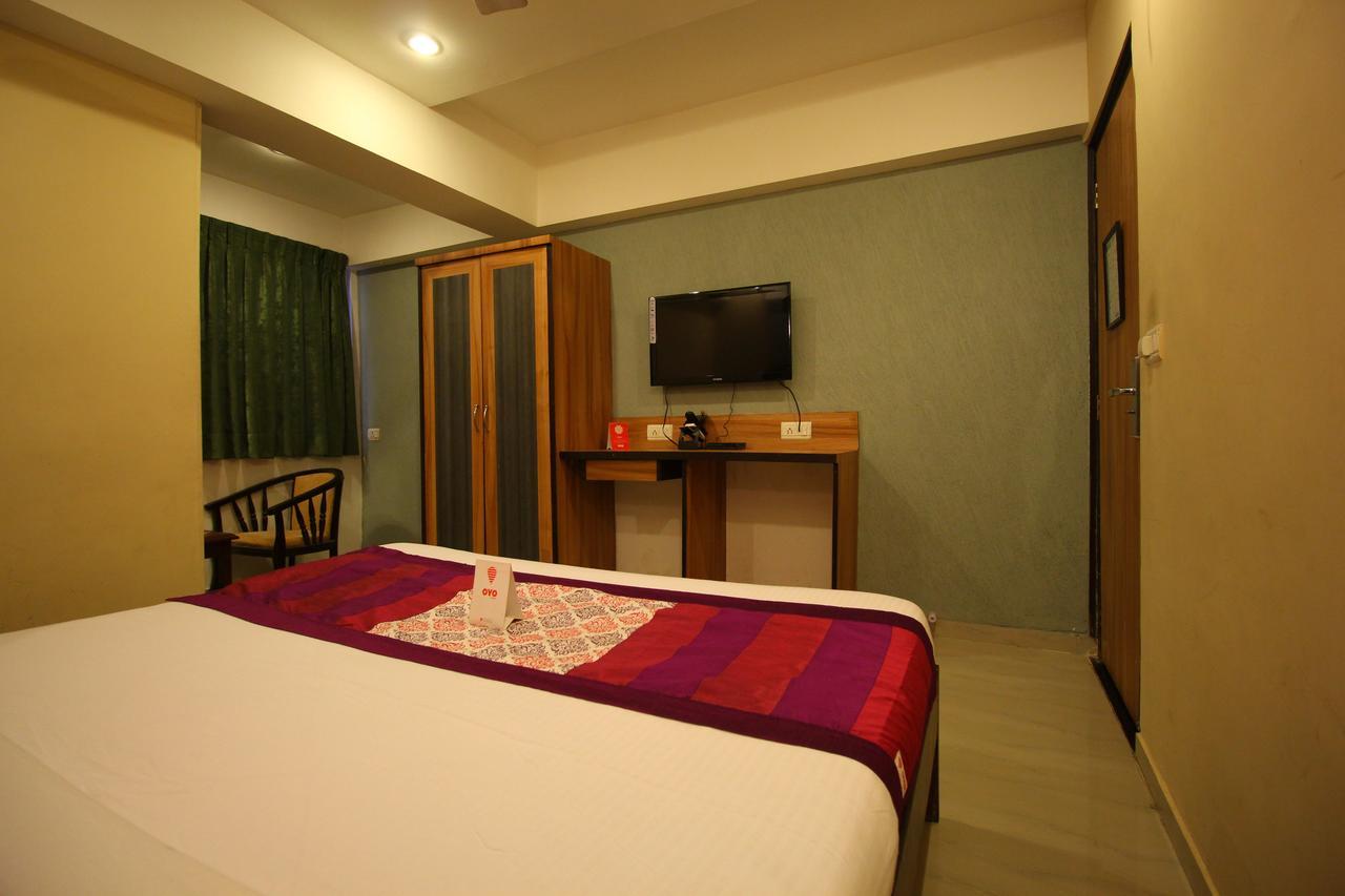 Oyo 8786 Hotel Maan Residency Ahmedabad Exterior photo