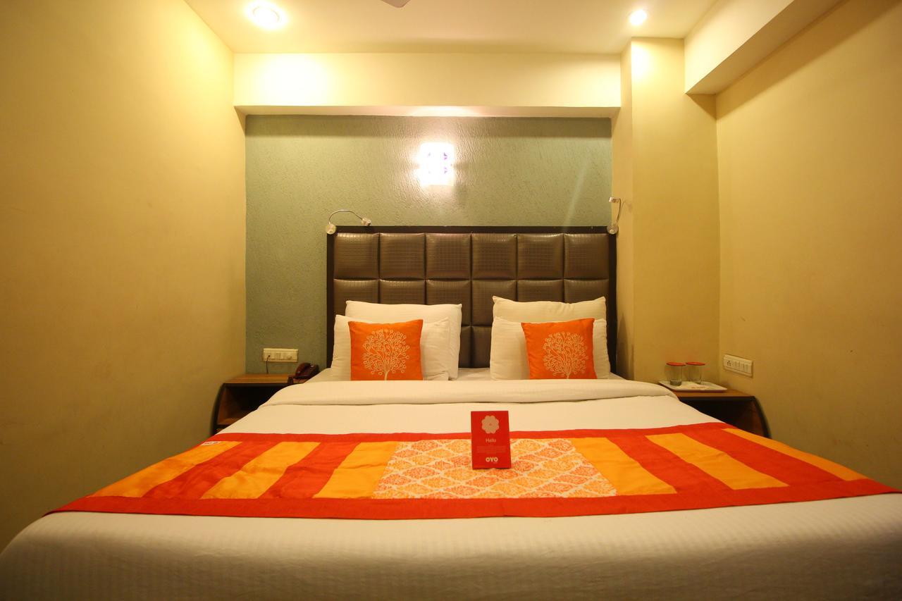 Oyo 8786 Hotel Maan Residency Ahmedabad Exterior photo