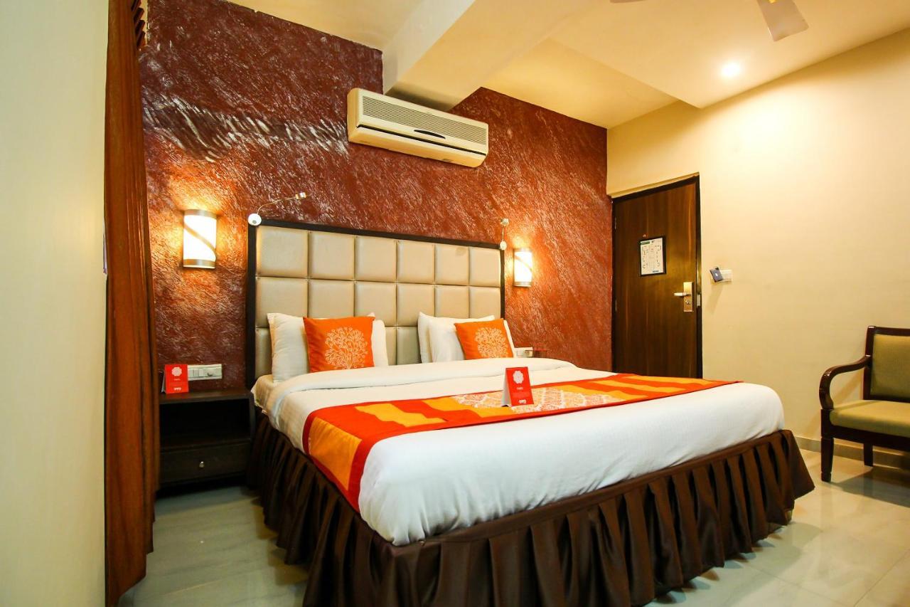 Oyo 8786 Hotel Maan Residency Ahmedabad Exterior photo