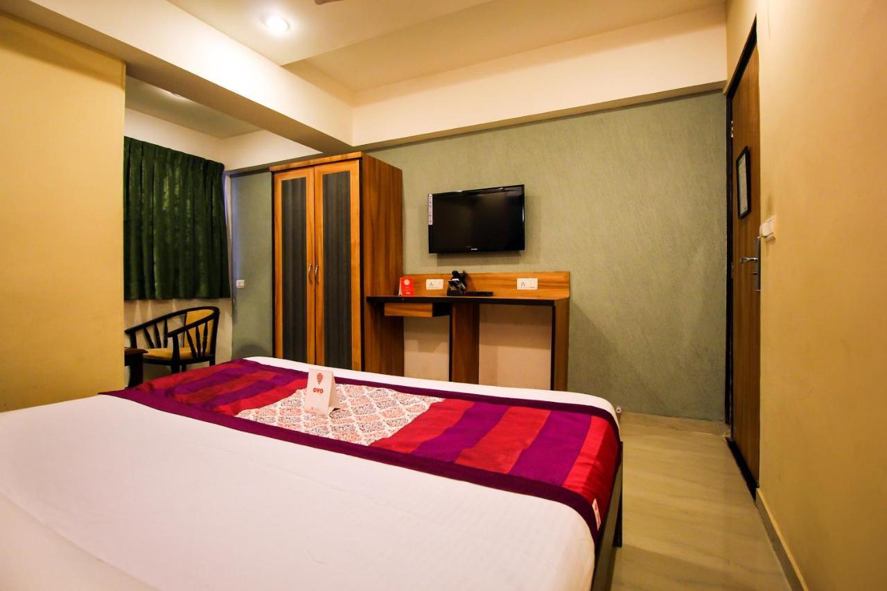 Oyo 8786 Hotel Maan Residency Ahmedabad Exterior photo