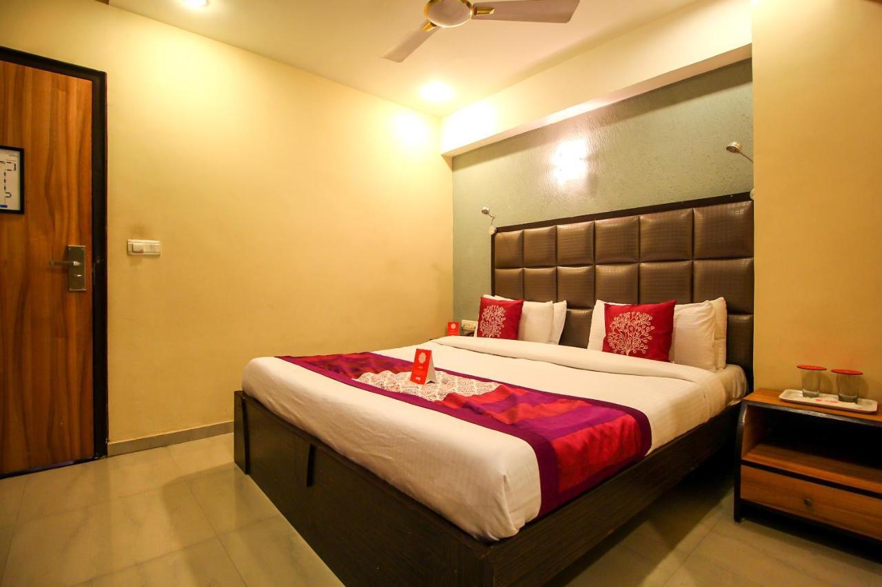Oyo 8786 Hotel Maan Residency Ahmedabad Exterior photo